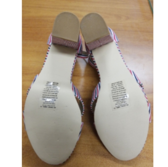 Any3 for$15 🆕️ Cushion Walk Avon Striped Block Heels - Picture 2 of 4